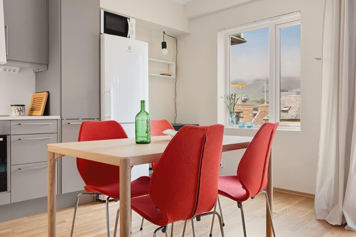 Appartement Dinbnb I Oasis, Workspace & Elevator! *